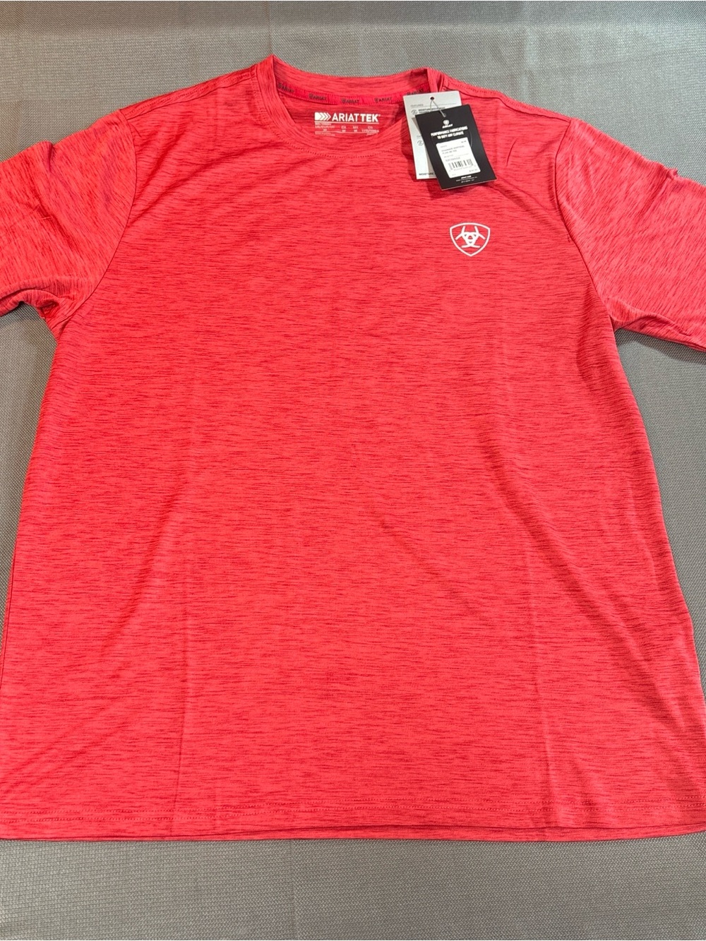 Ariat tek men’s red charger, vertical flag short sleeve T-shirt, size medium